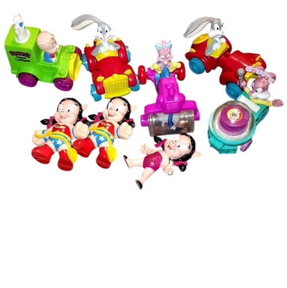 Warner Bros. Tiny Toons Green and Red Action Figures and Playset - Picture 1 of 3